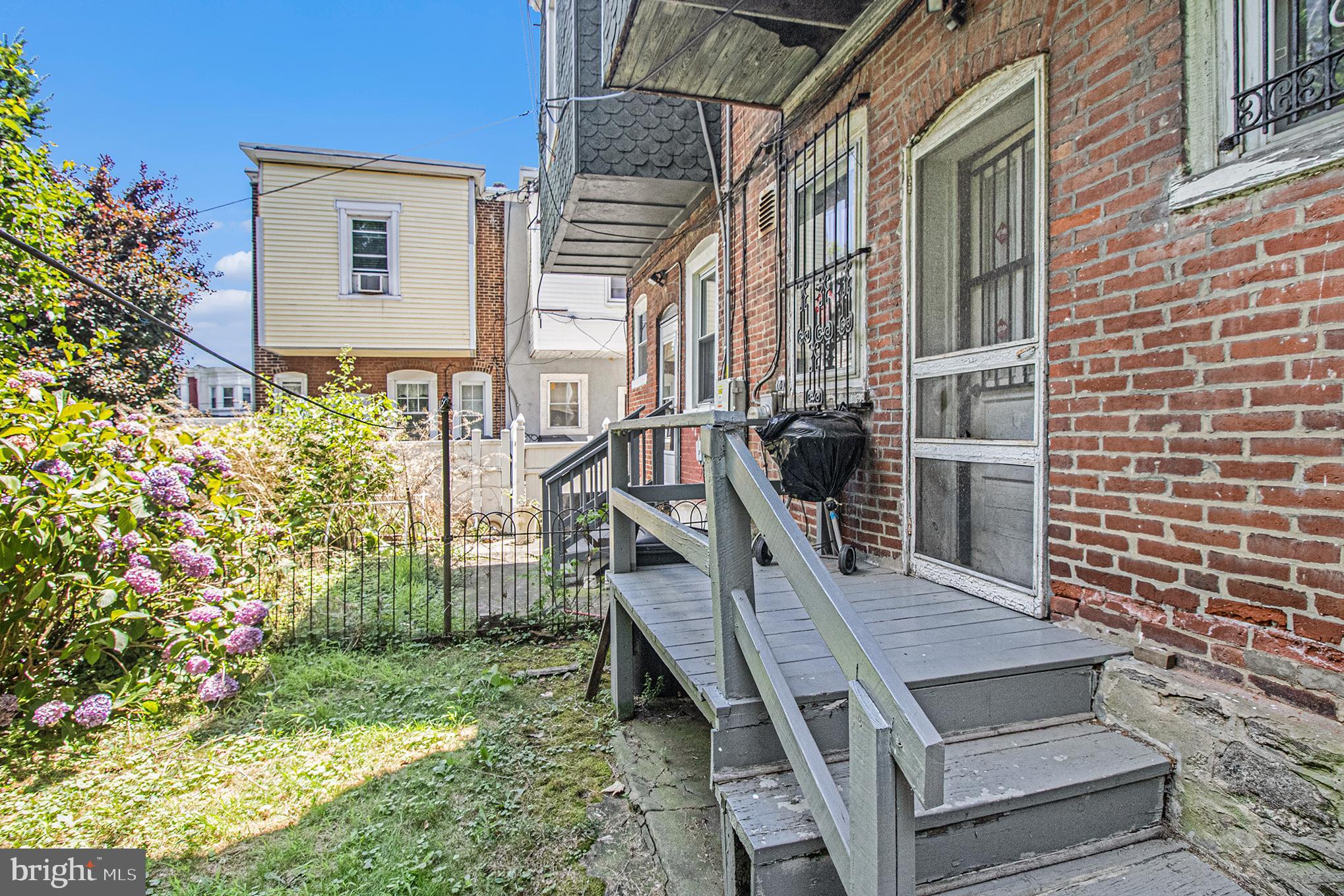 1313 W ELEANOR STREET