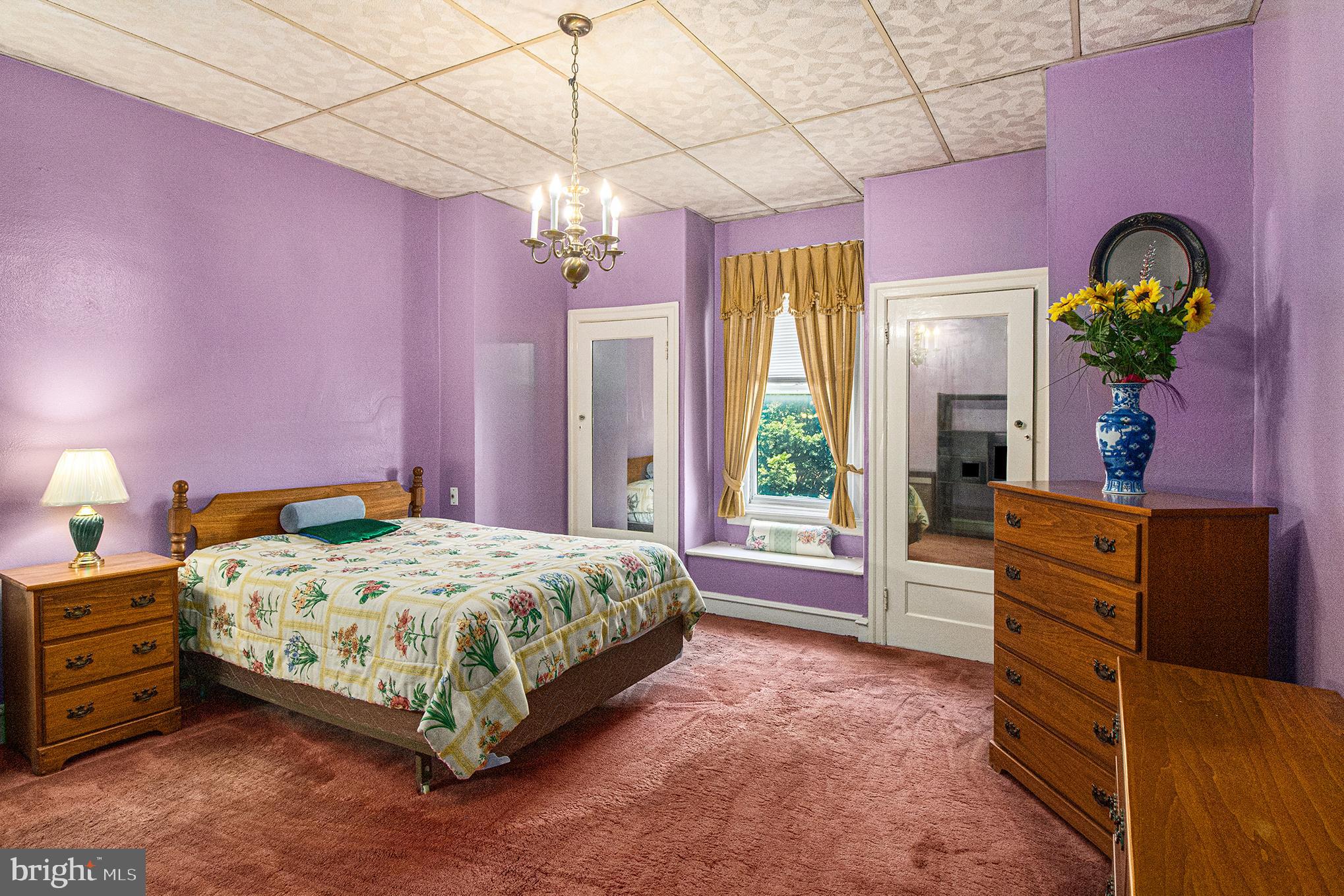 1313 W ELEANOR STREET