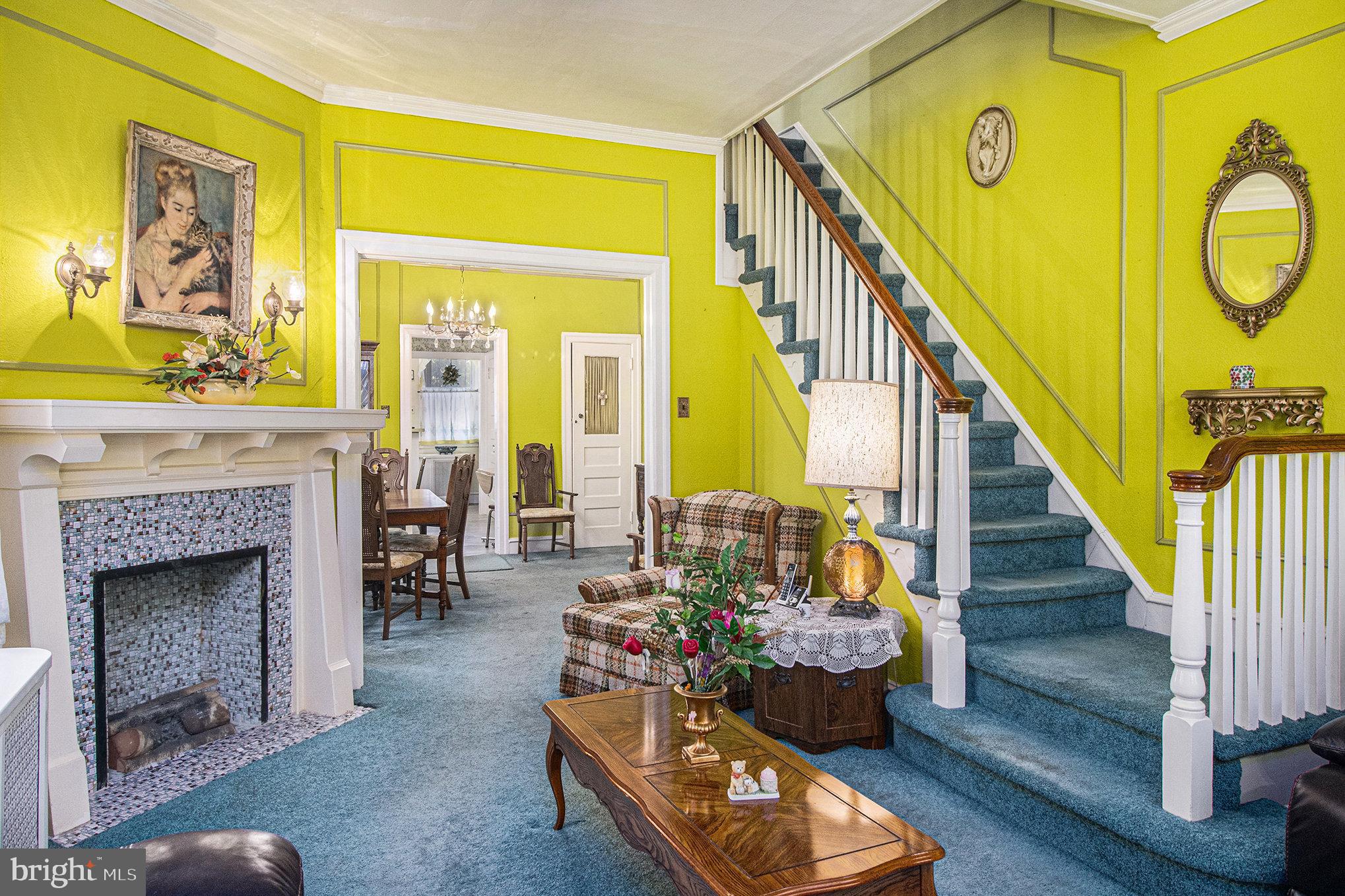 1313 W ELEANOR STREET