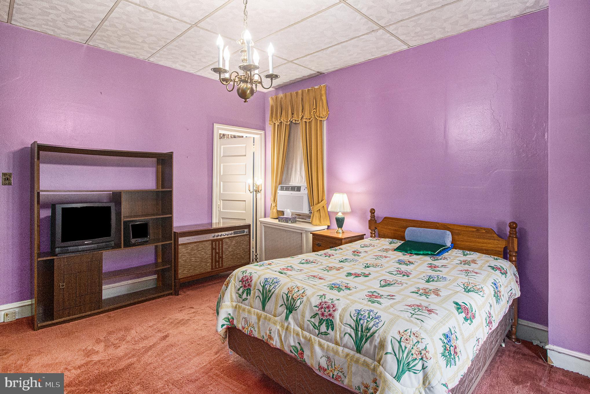 1313 W ELEANOR STREET