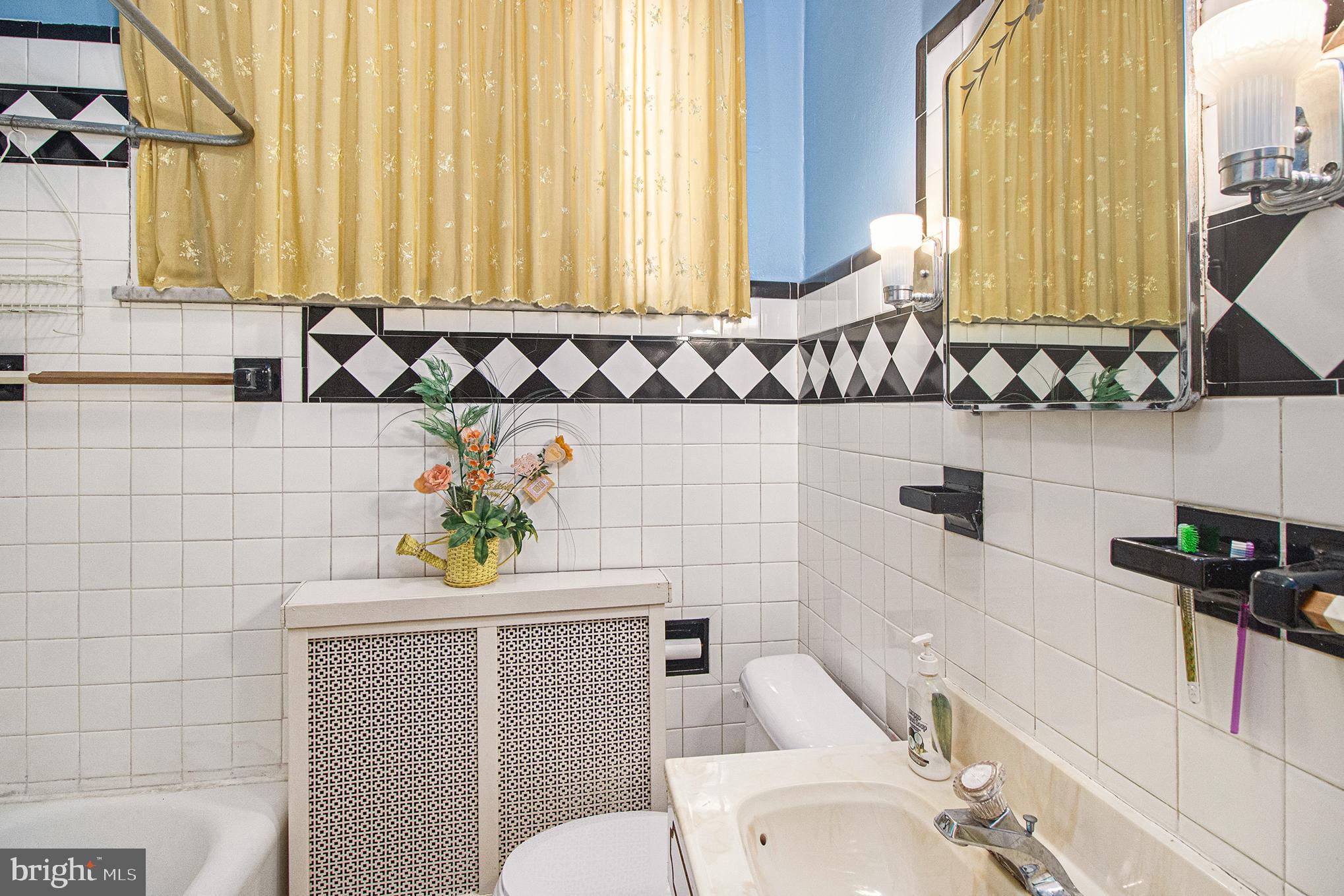 1313 W ELEANOR STREET