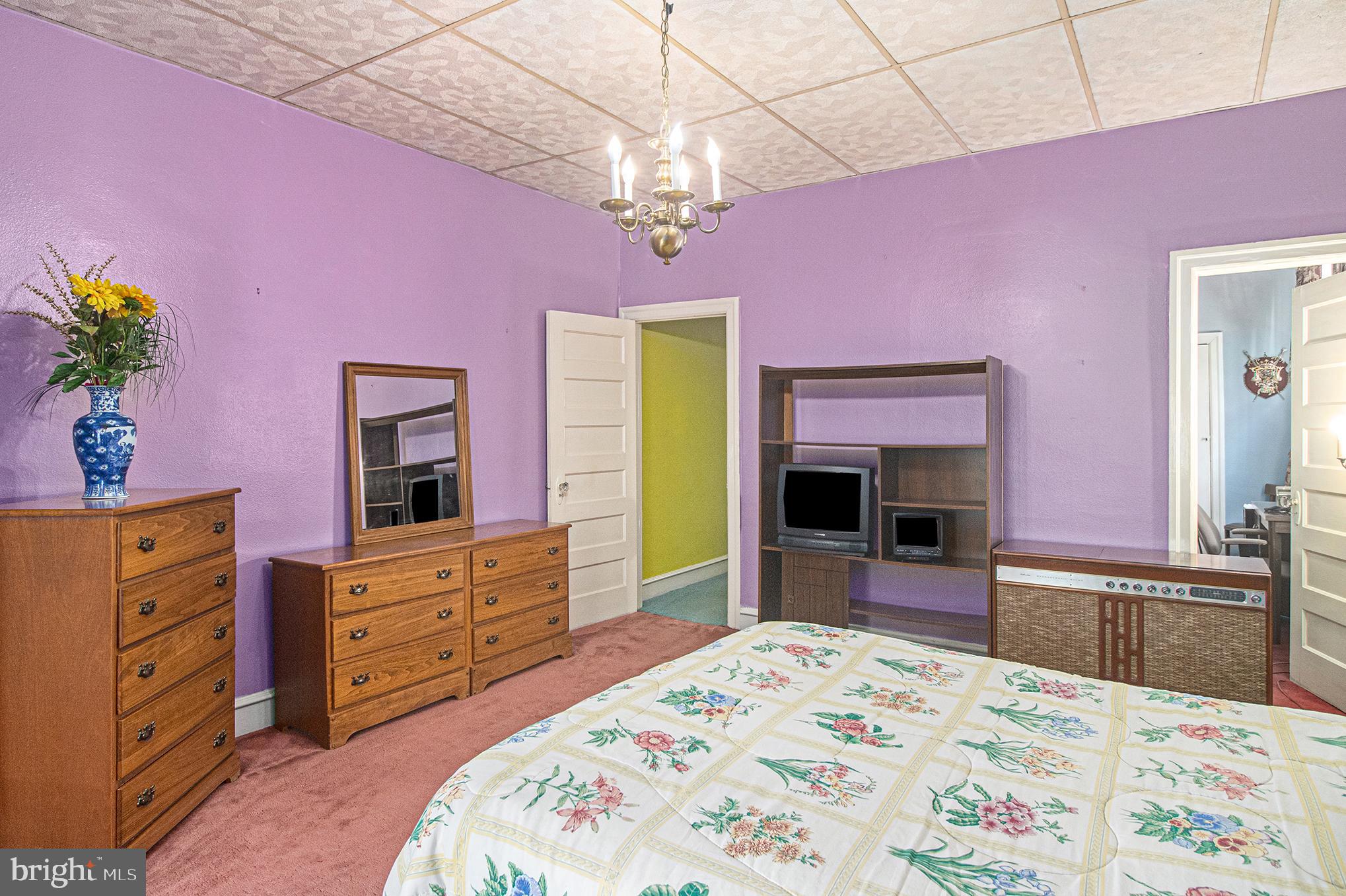 1313 W ELEANOR STREET