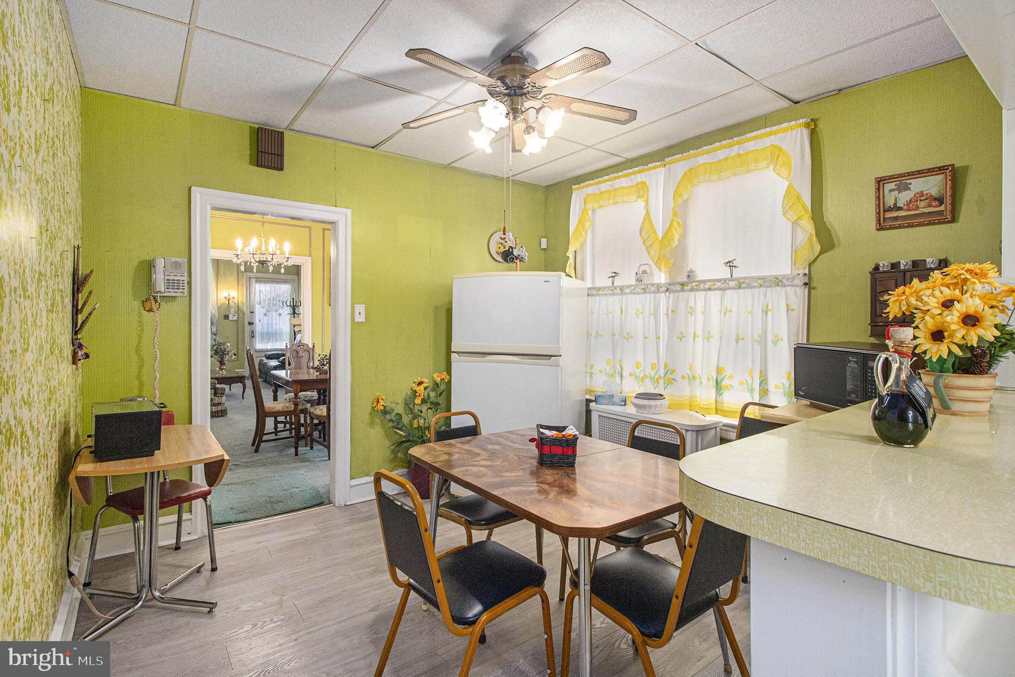 1313 W ELEANOR STREET