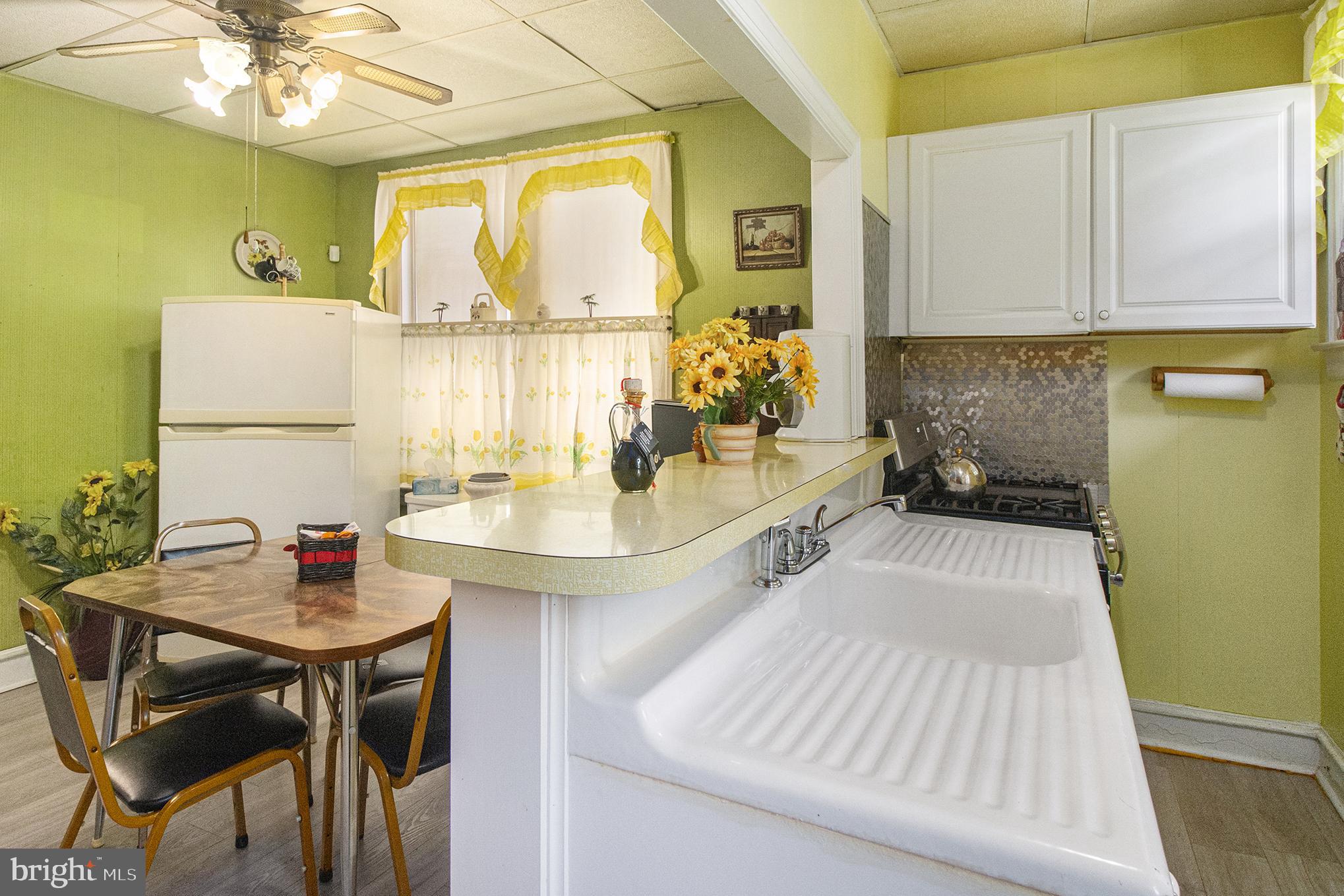 1313 W ELEANOR STREET