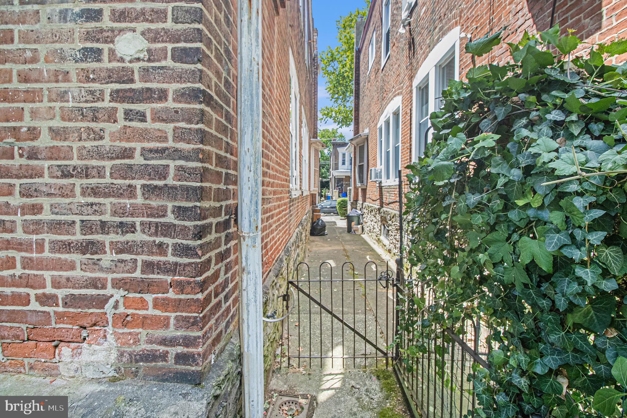 1313 W ELEANOR STREET