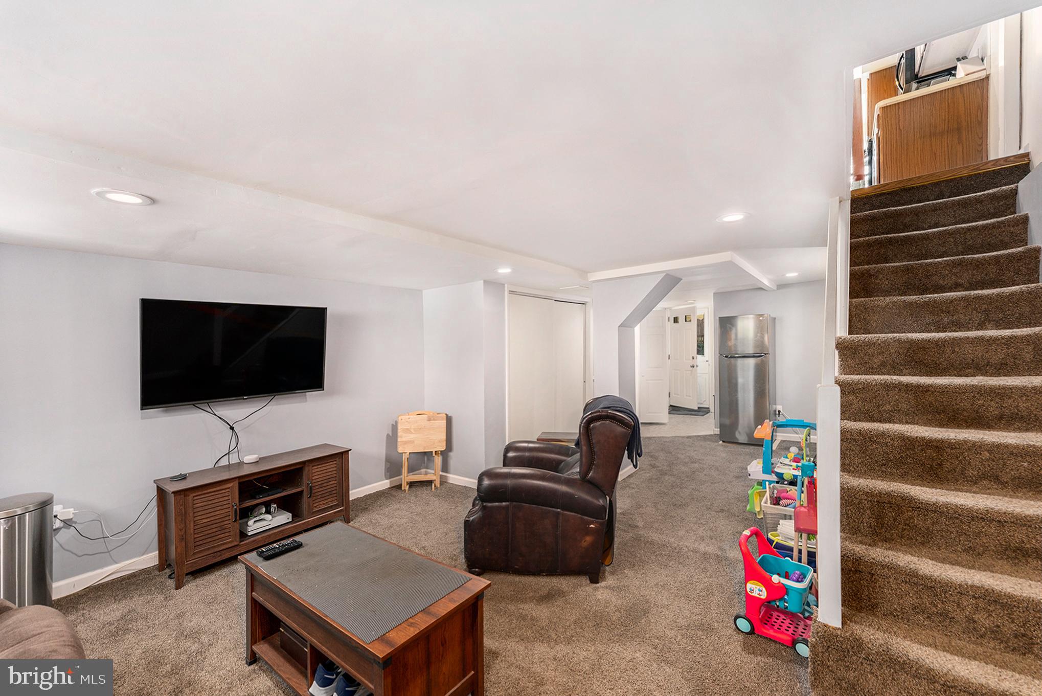 483 KINGSLEY STREET