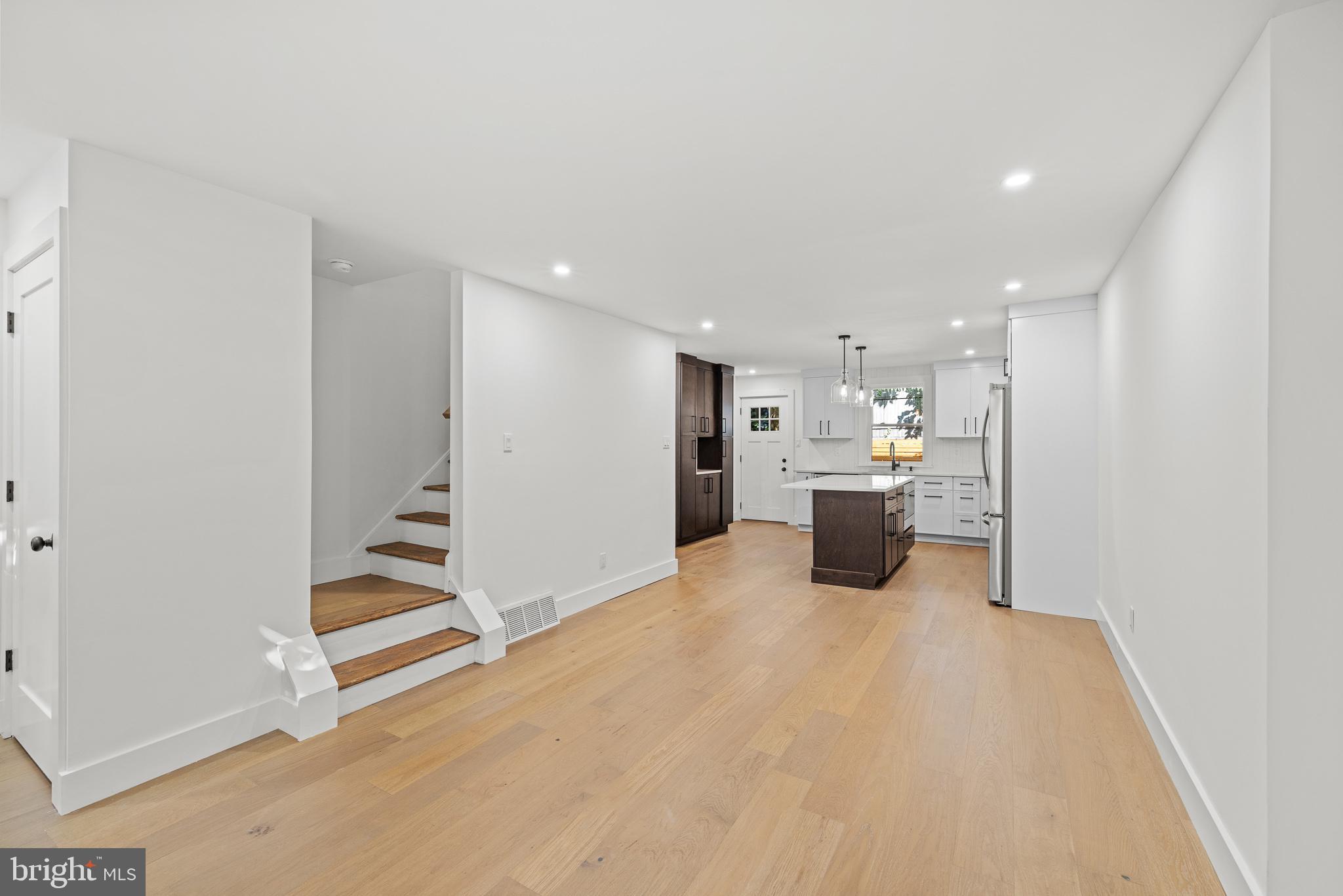 1235 E OXFORD STREET