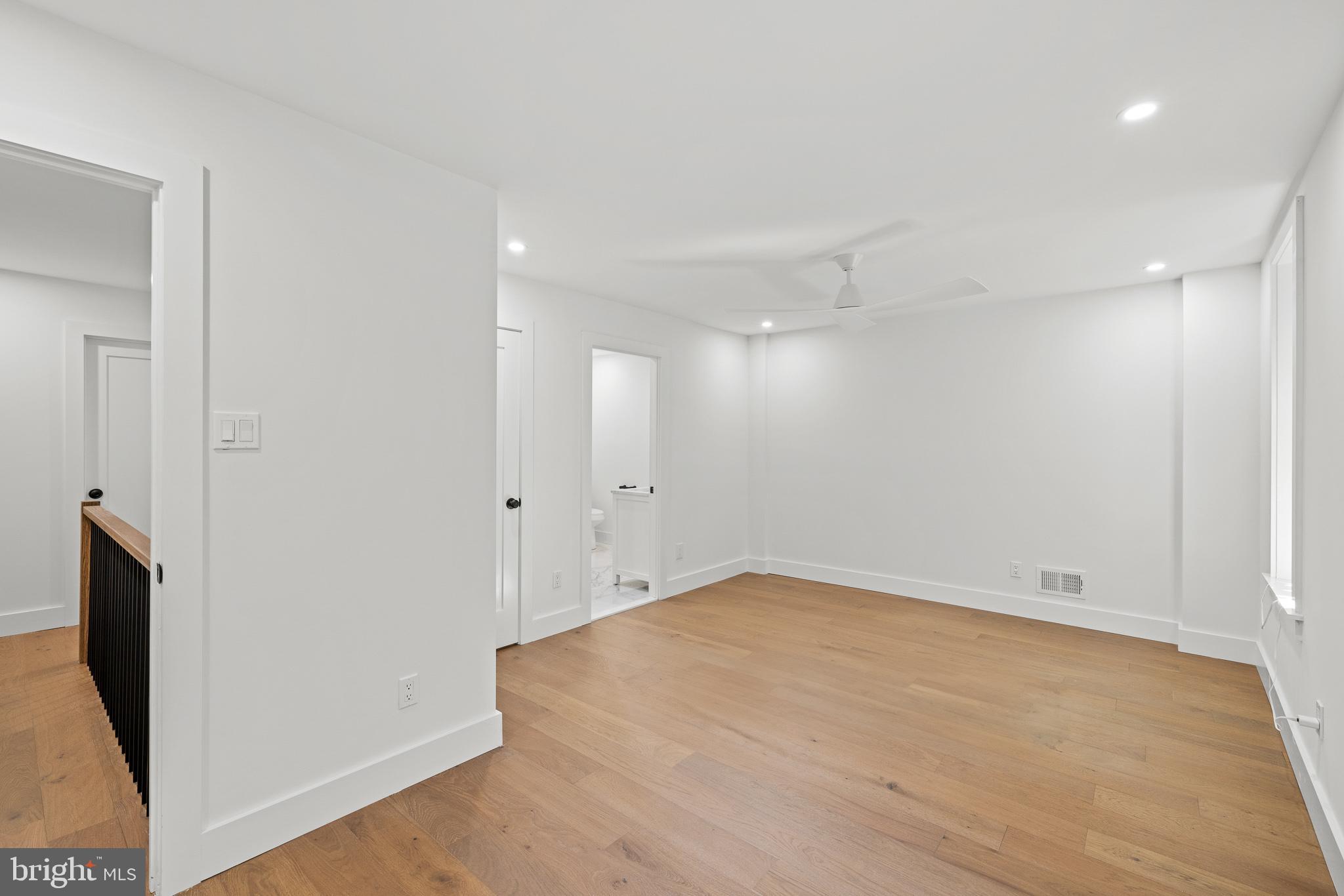 1235 E OXFORD STREET