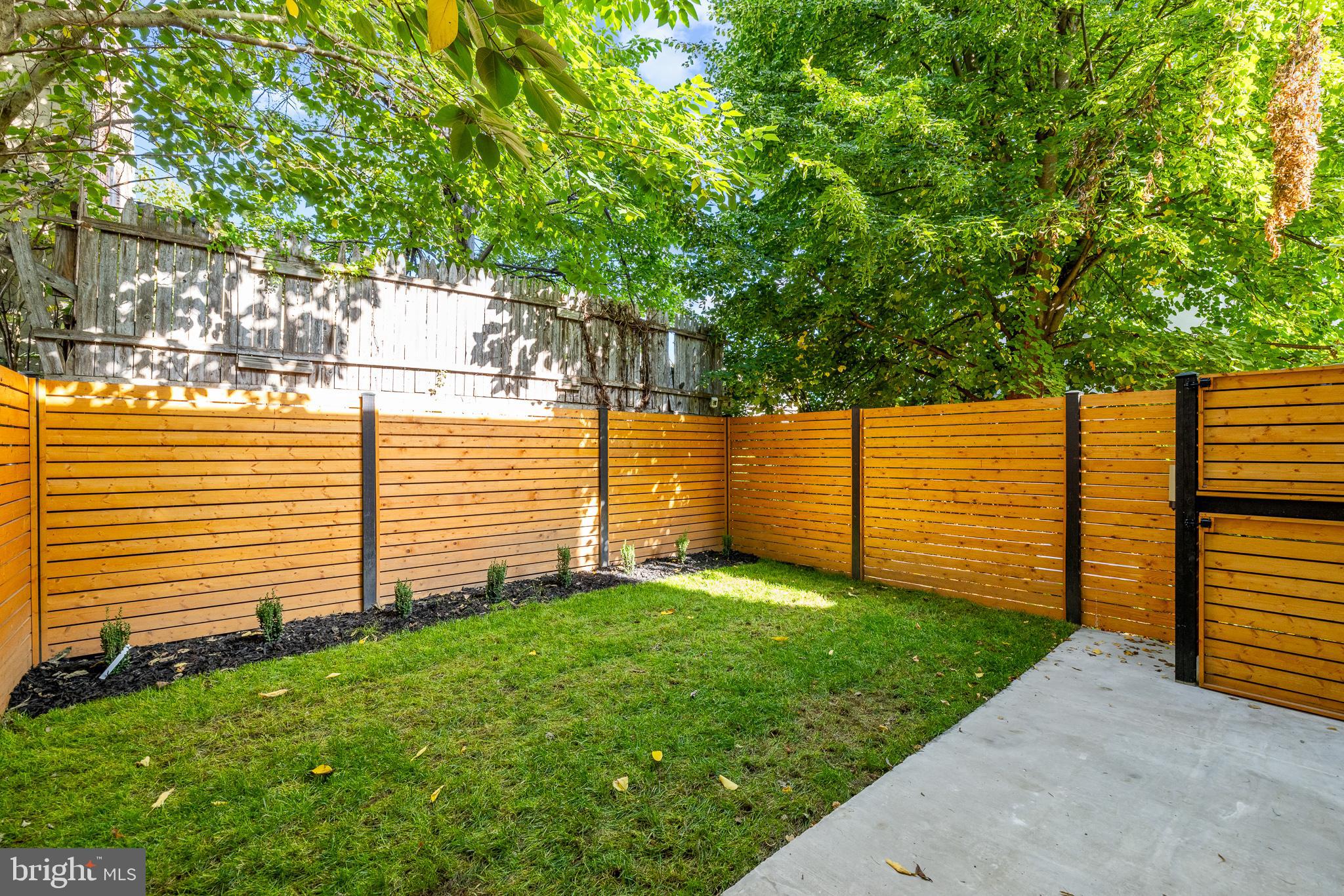 1235 E OXFORD STREET