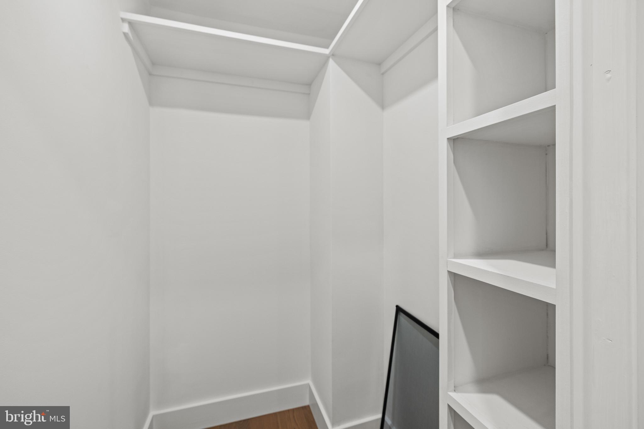 1235 E OXFORD STREET