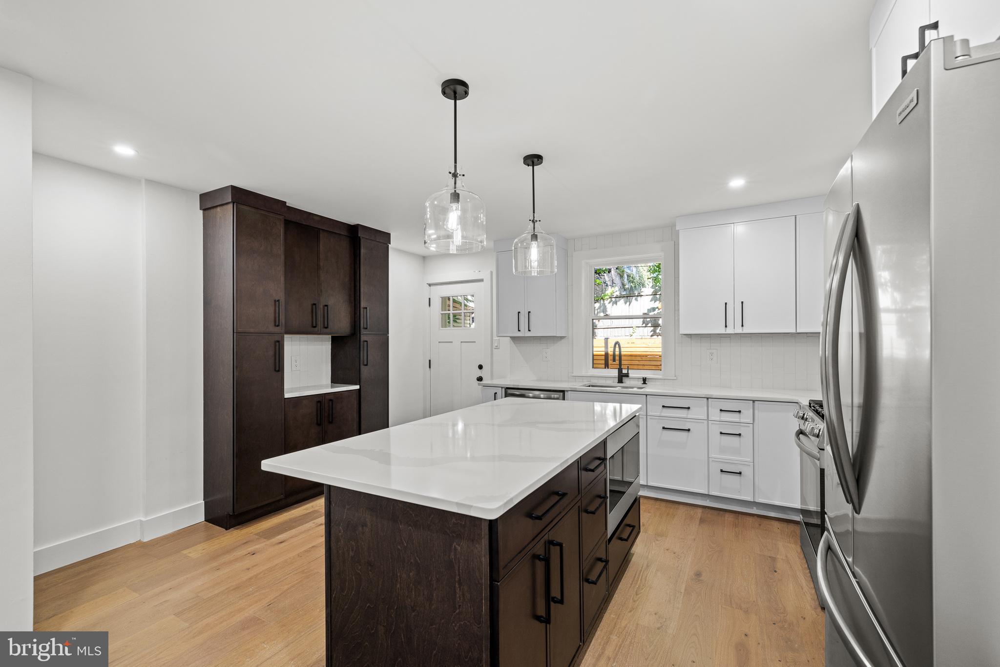 1235 E OXFORD STREET