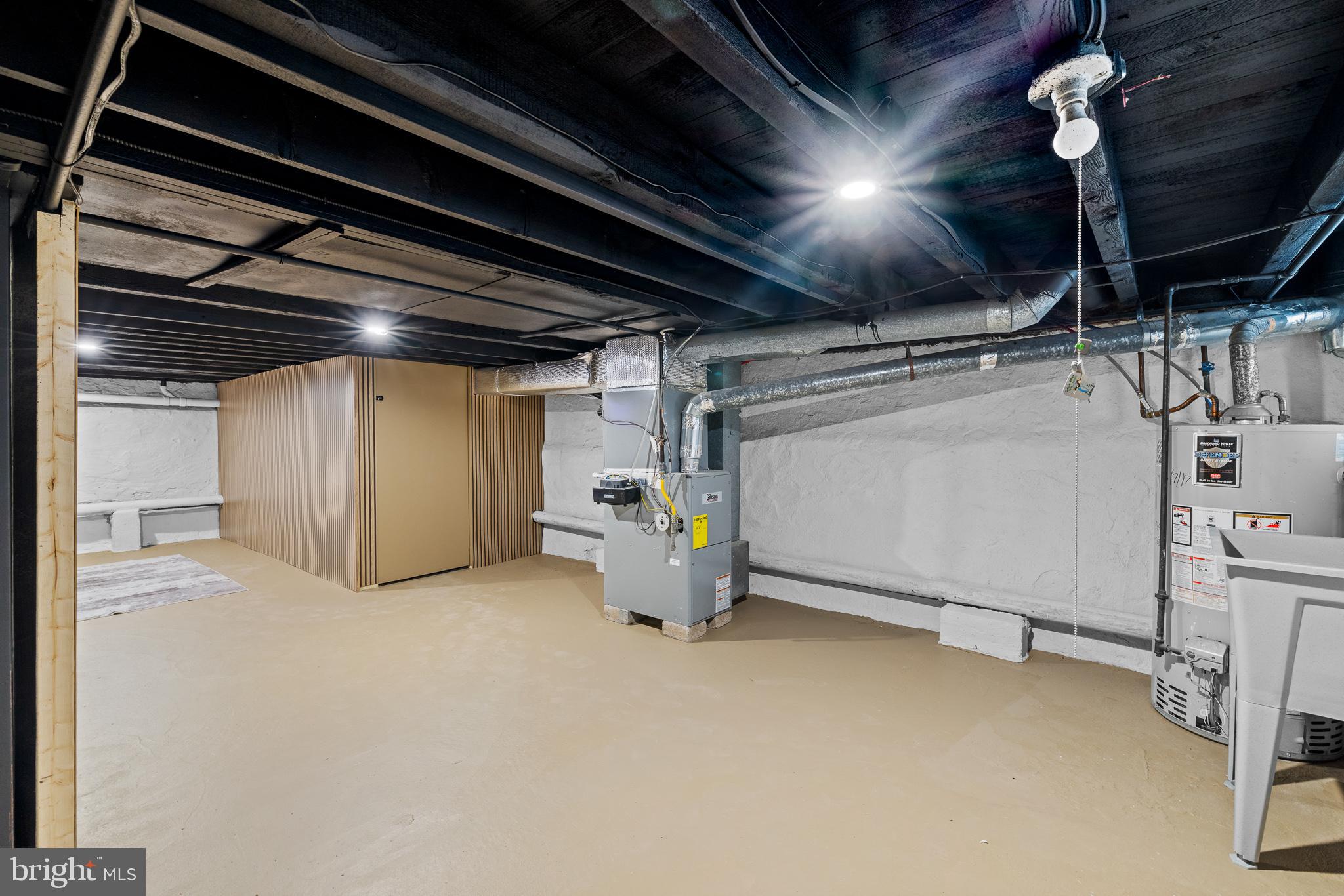 1235 E OXFORD STREET