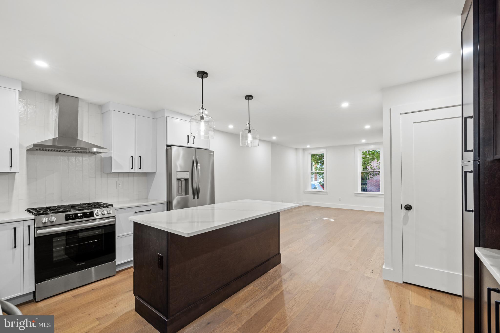 1235 E OXFORD STREET