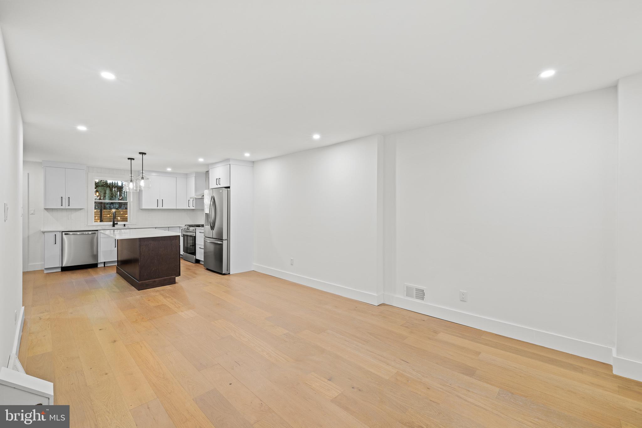 1235 E OXFORD STREET