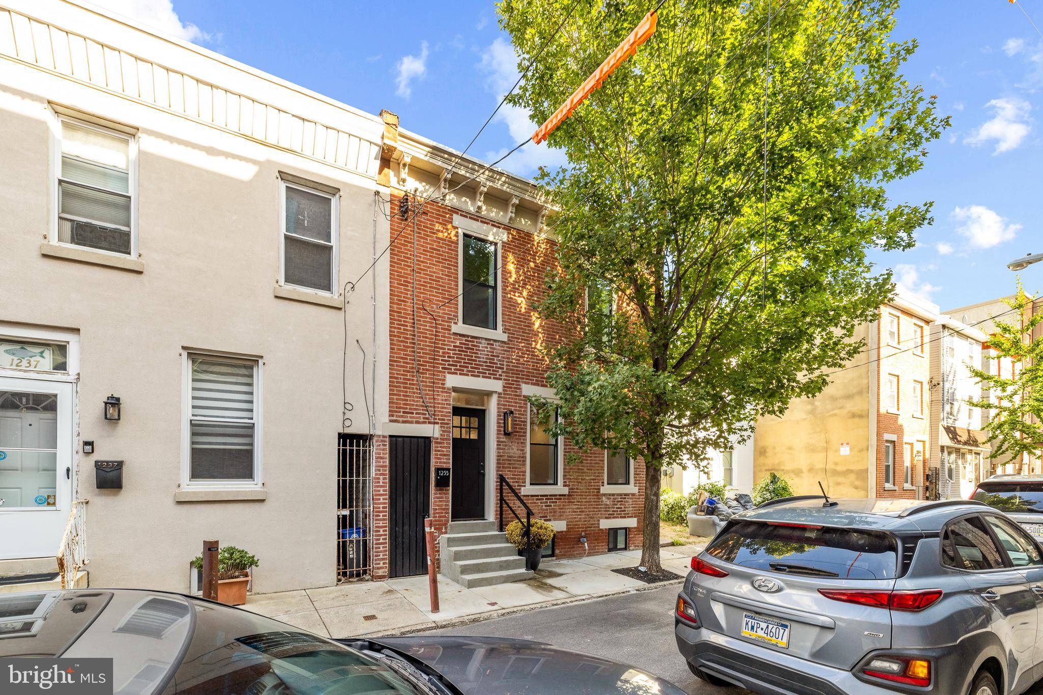 1235 E OXFORD STREET