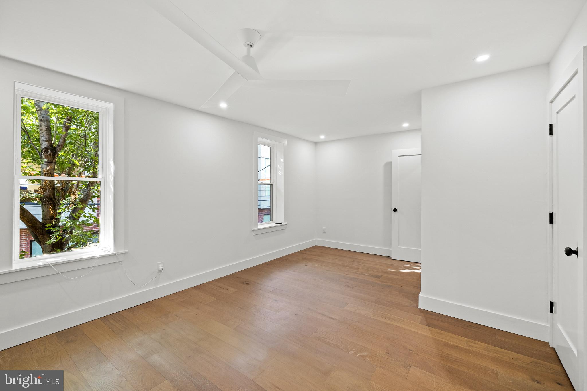 1235 E OXFORD STREET