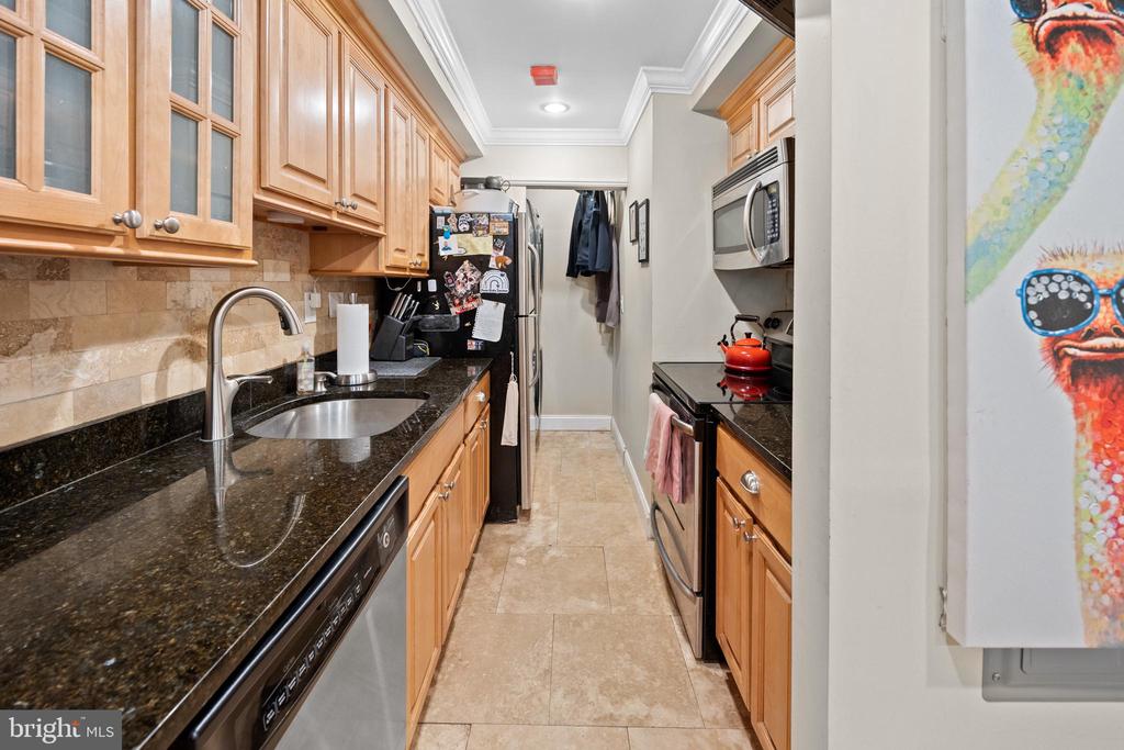 1712 WALLACE STREET 102
