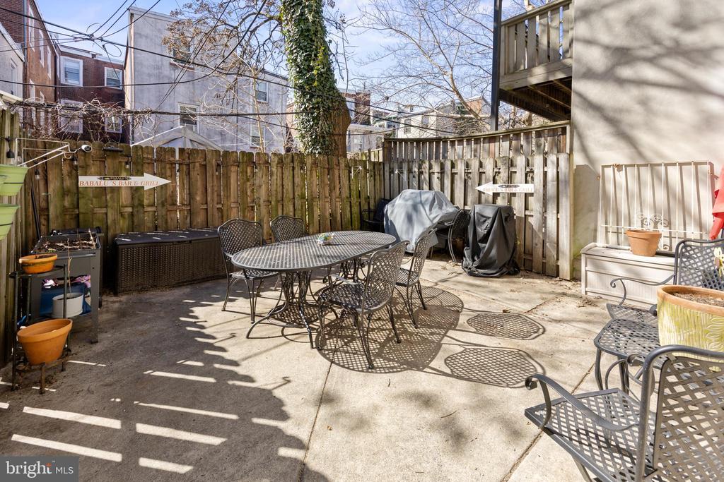 1712 WALLACE STREET 102