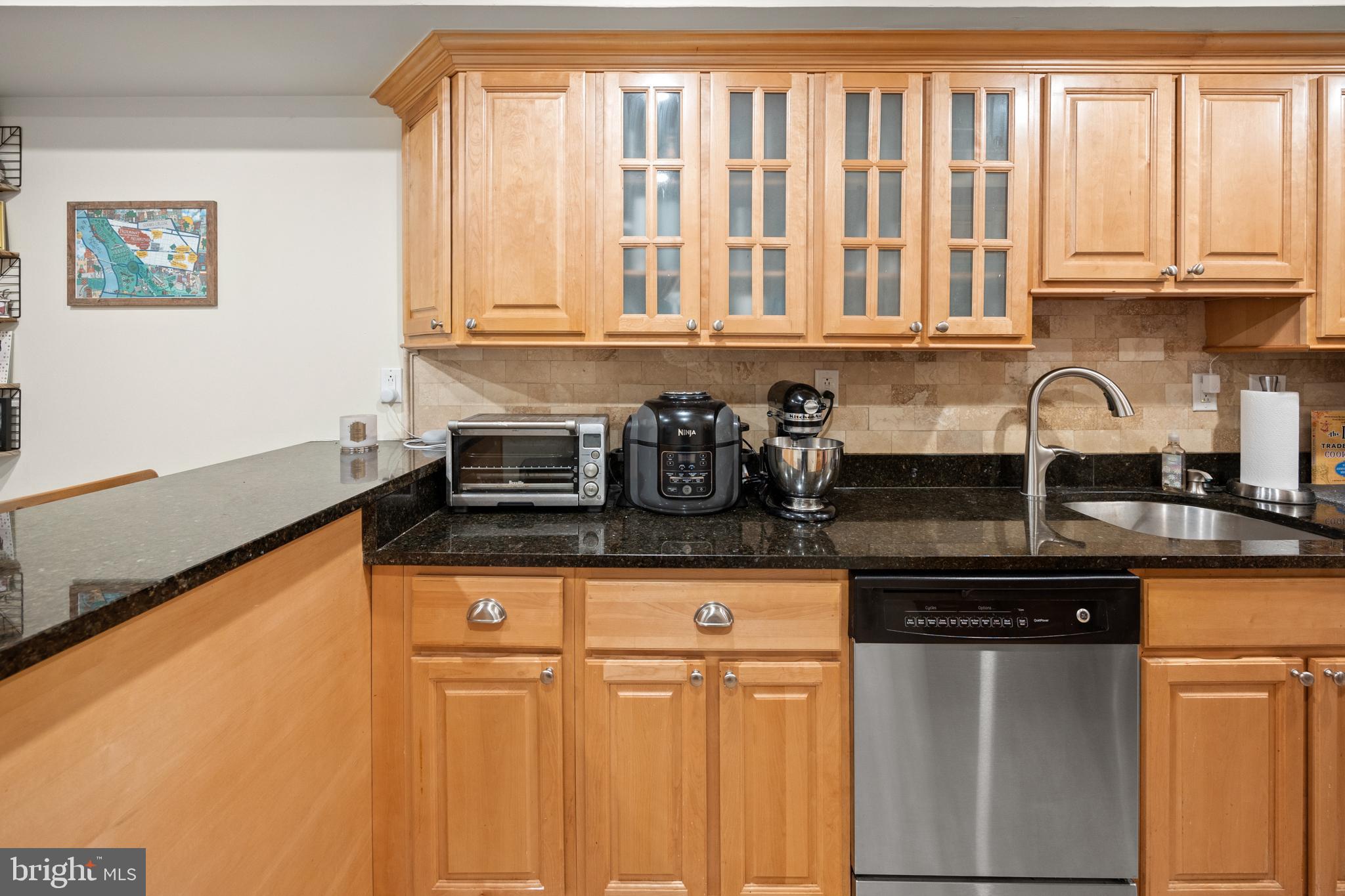 1712 WALLACE STREET 102