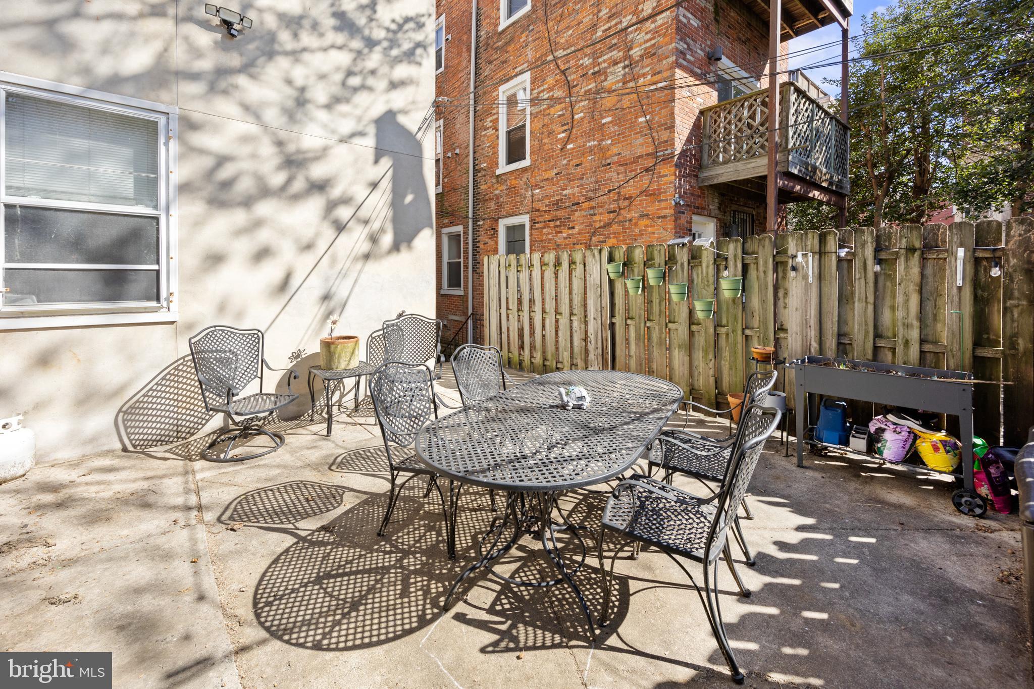 1712 WALLACE STREET 102