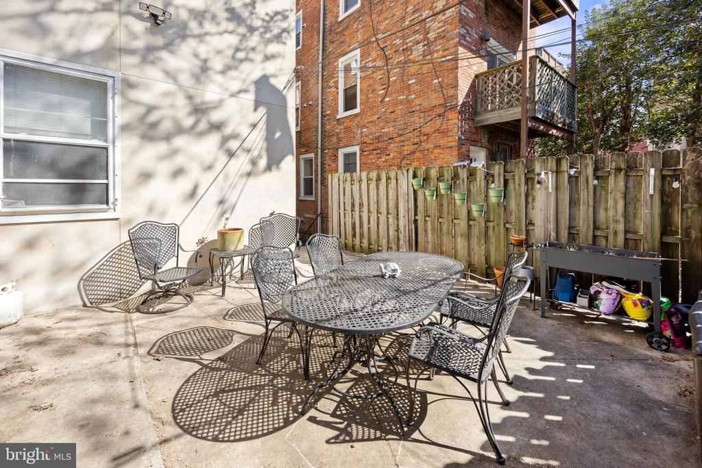1712 WALLACE STREET 102