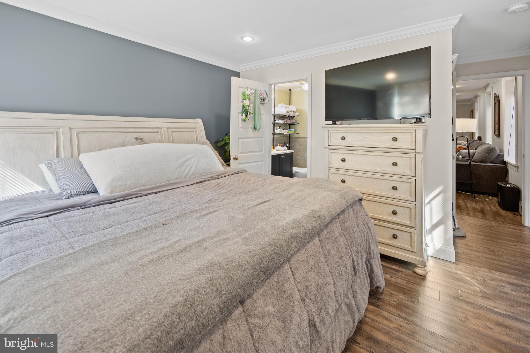 1712 WALLACE STREET 102