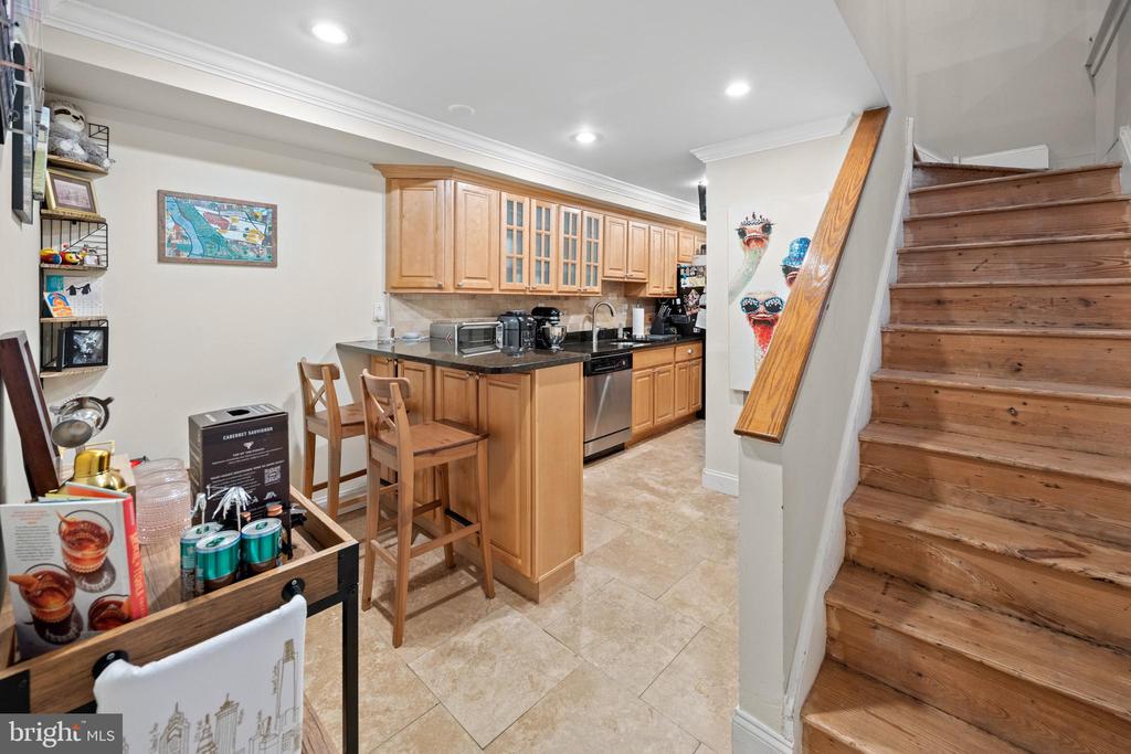 1712 WALLACE STREET 102