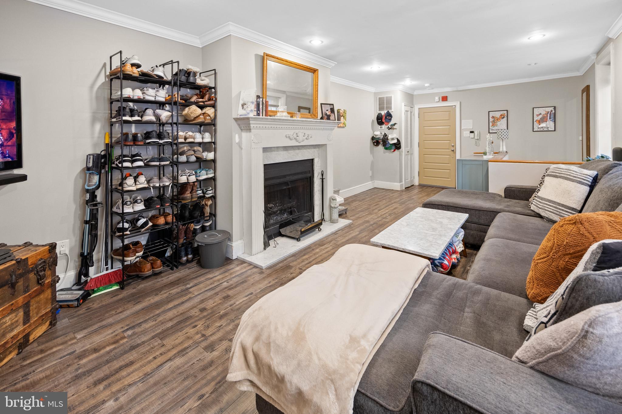 1712 WALLACE STREET 102