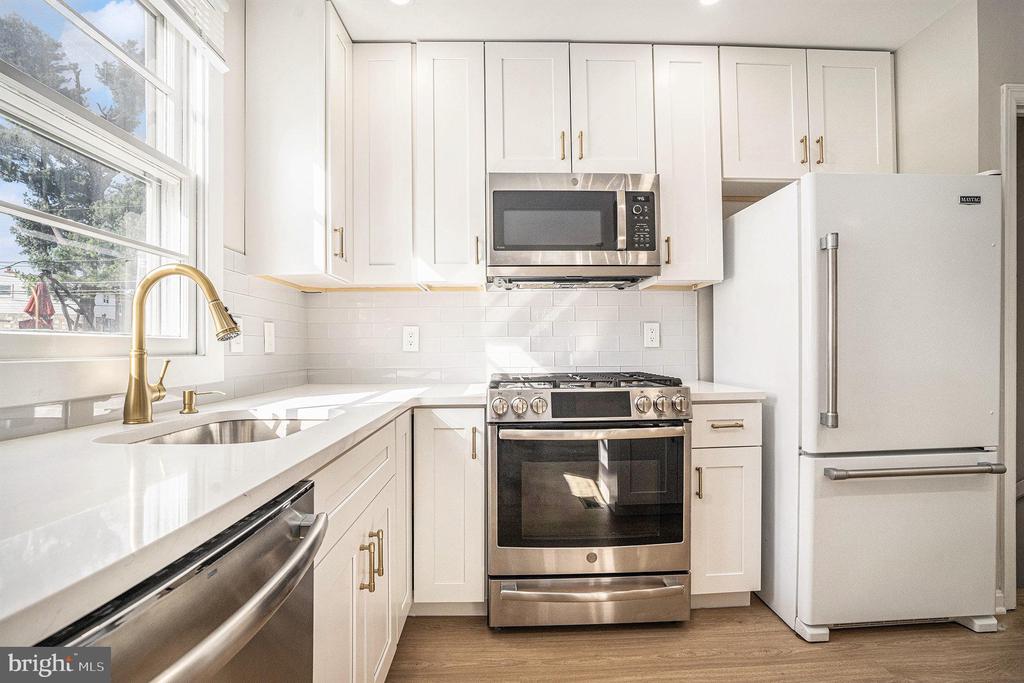 3839 CHALFONT DRIVE