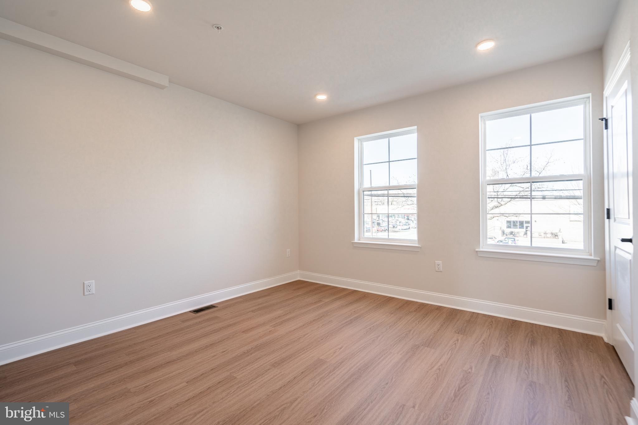 4086 CONSHOHOCKEN AVENUE A11