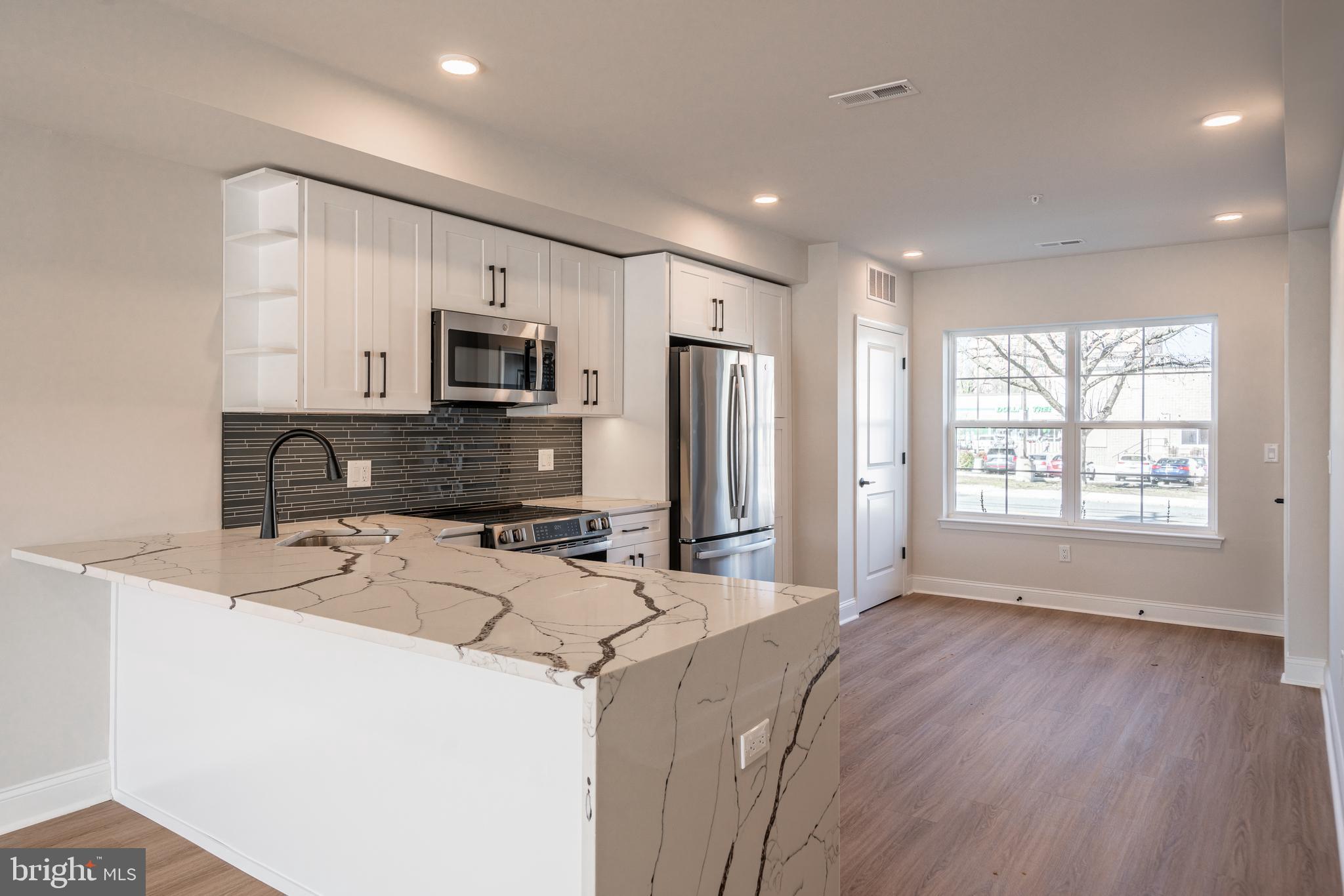 4086 CONSHOHOCKEN AVENUE A11