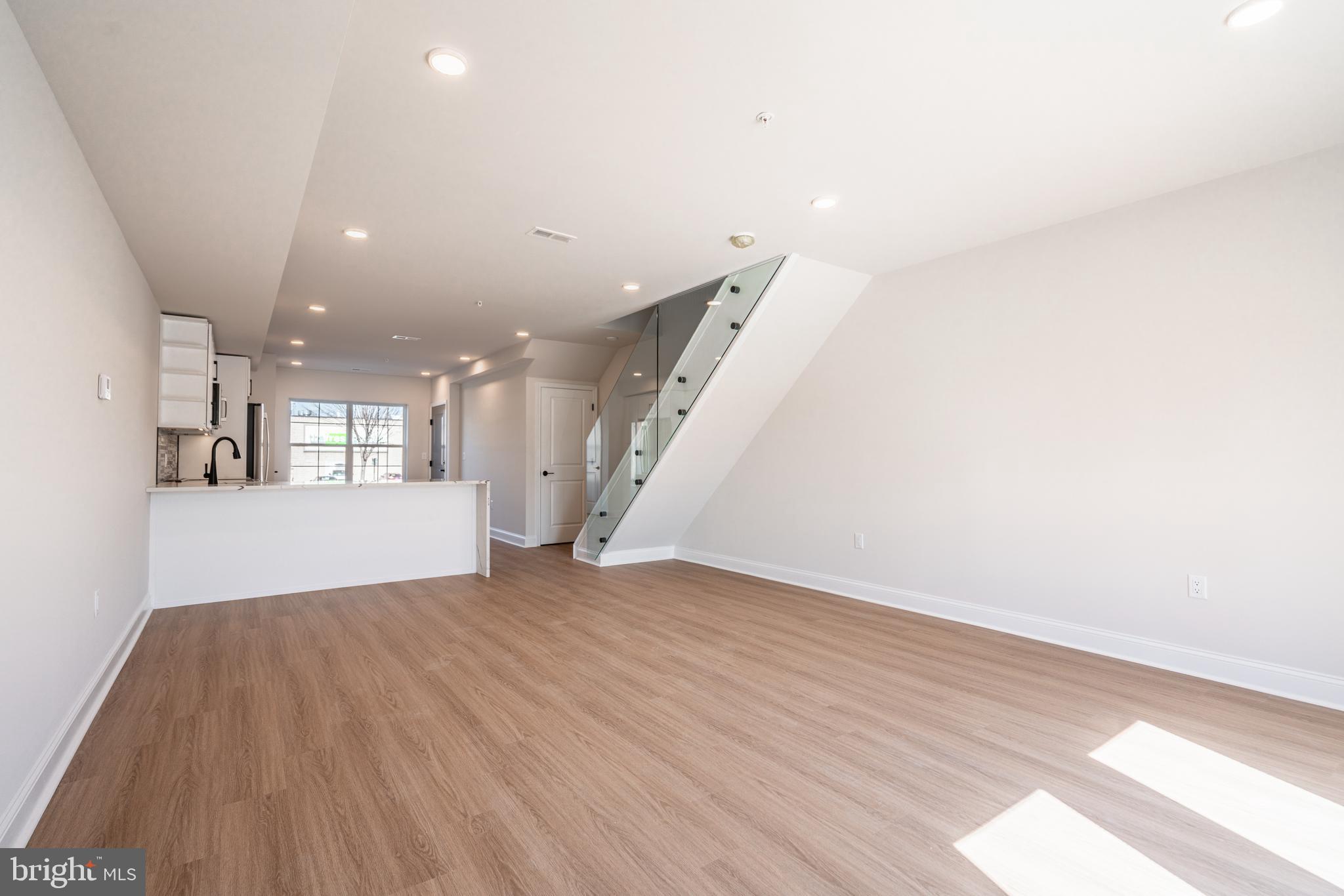 4086 CONSHOHOCKEN AVENUE A11