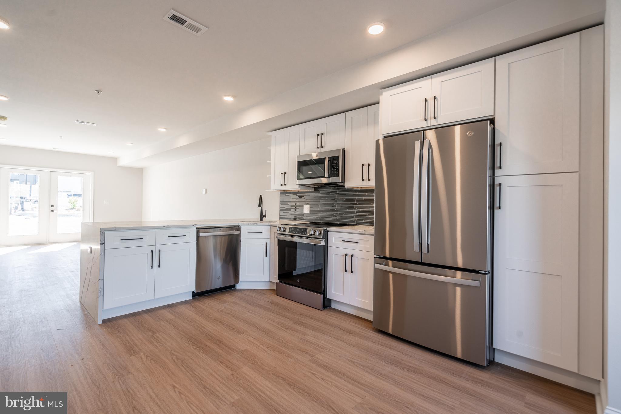 4086 CONSHOHOCKEN AVENUE A11