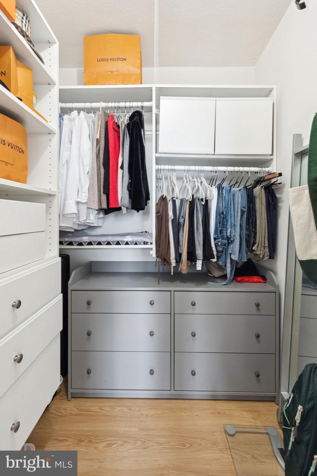 210 LOCUST STREET 15AW