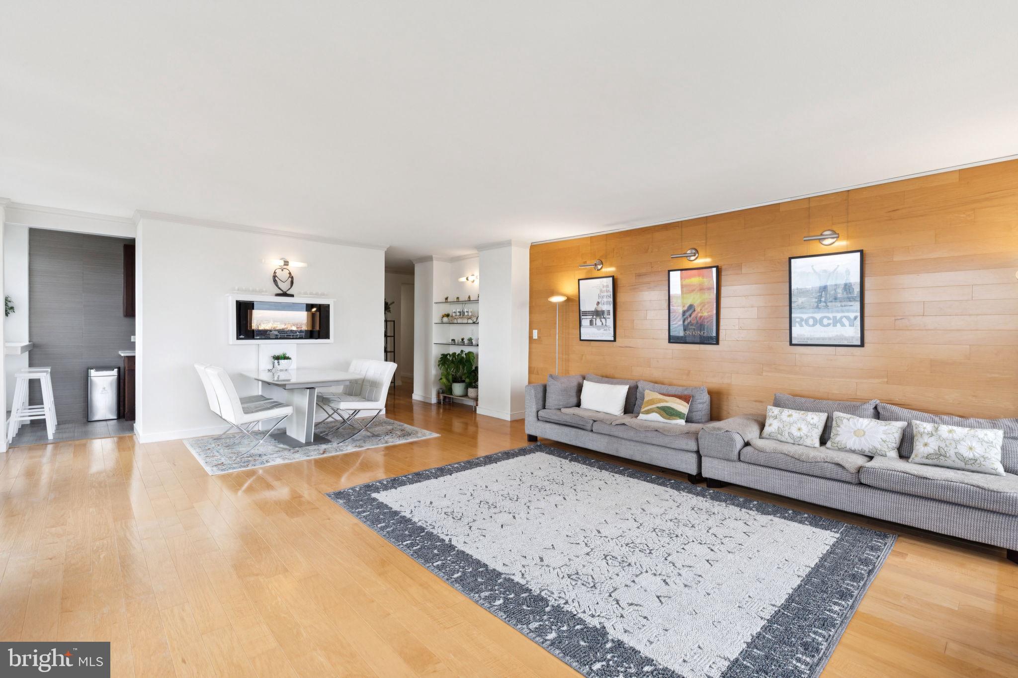 210 LOCUST STREET 15AW