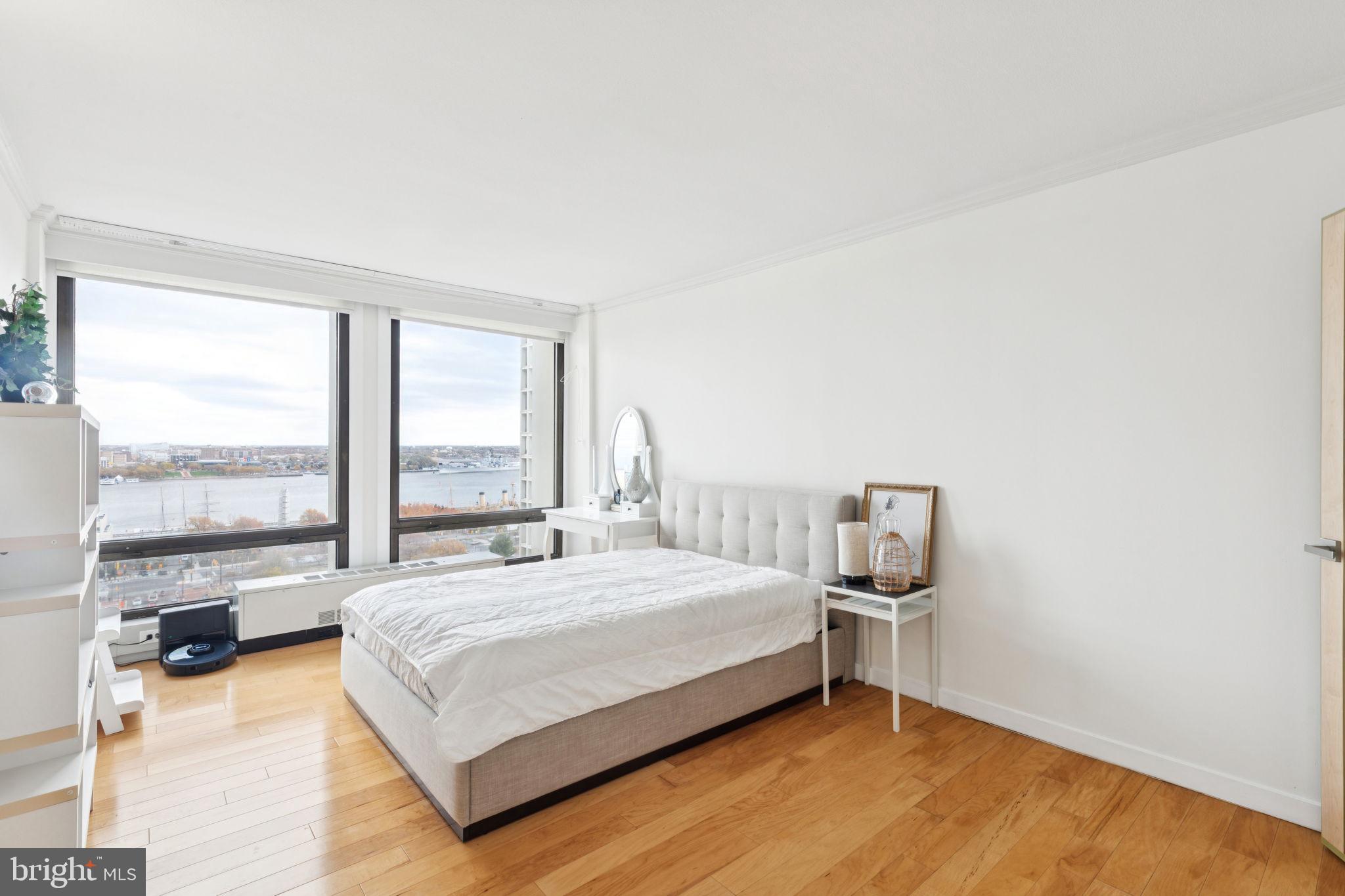 210 LOCUST STREET 15AW