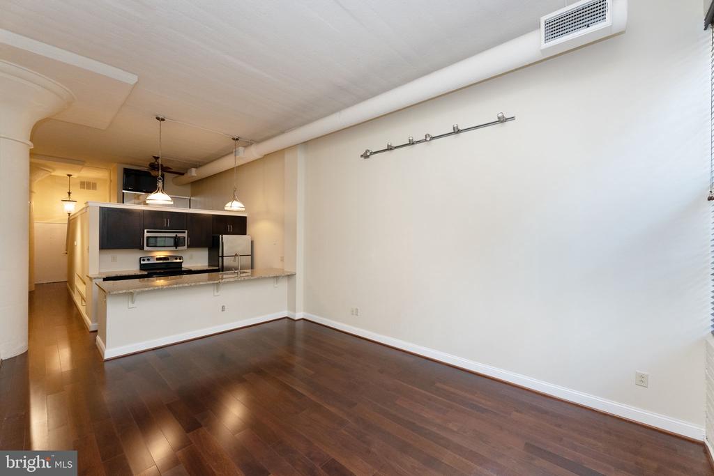 2429 LOCUST STREET 41 319