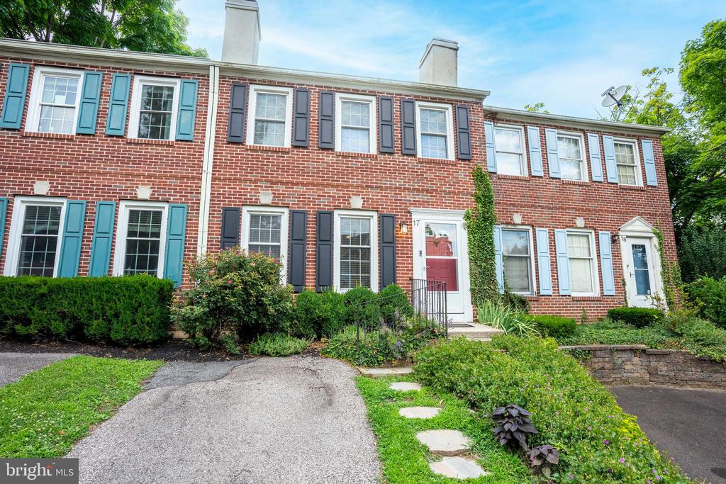 5400 WISSAHICKON AVENUE Unit: 17