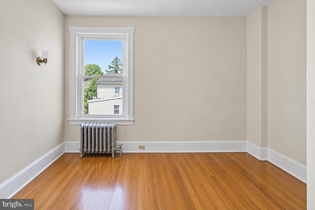 154 W SALAIGNAC STREET