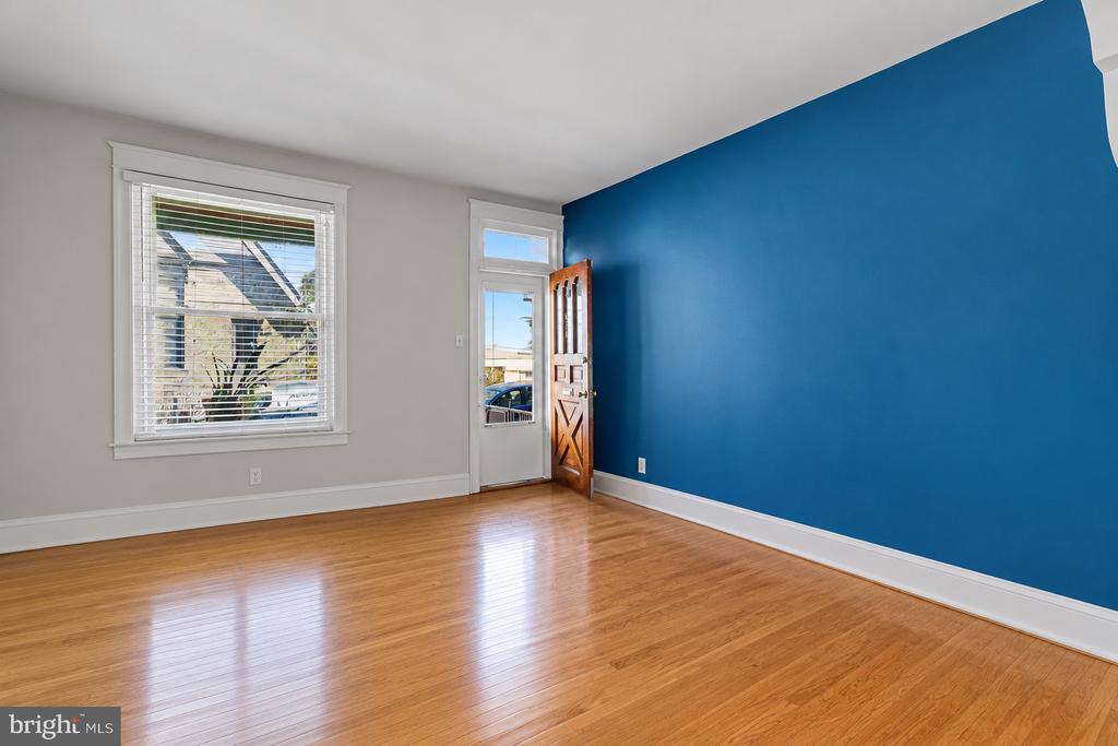 154 W SALAIGNAC STREET