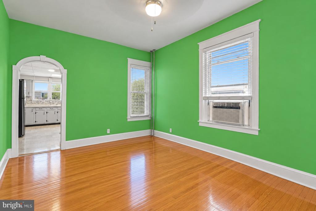 154 W SALAIGNAC STREET