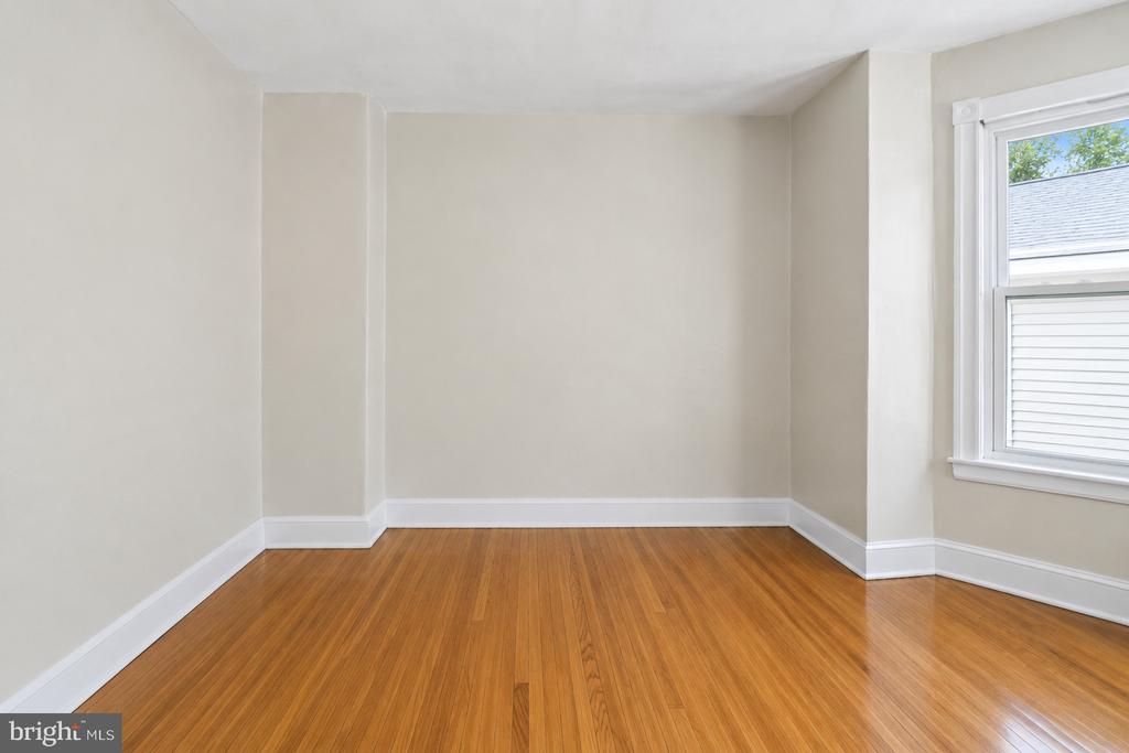 154 W SALAIGNAC STREET