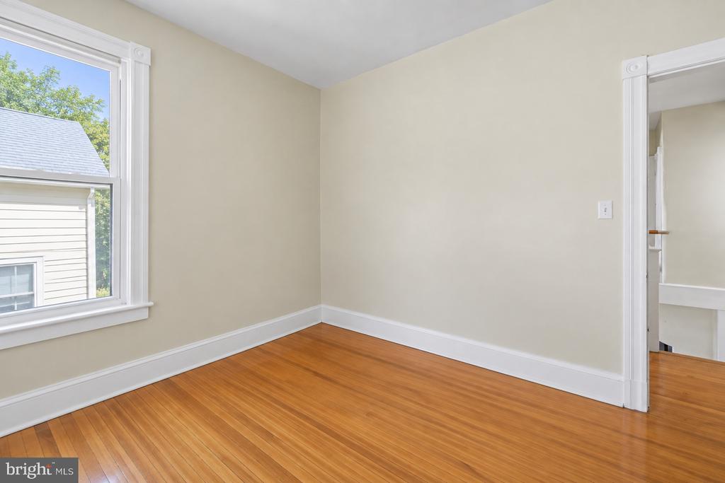 154 W SALAIGNAC STREET