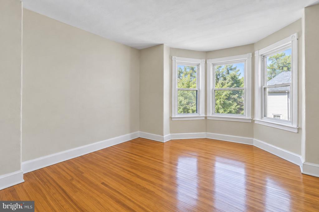 154 W SALAIGNAC STREET