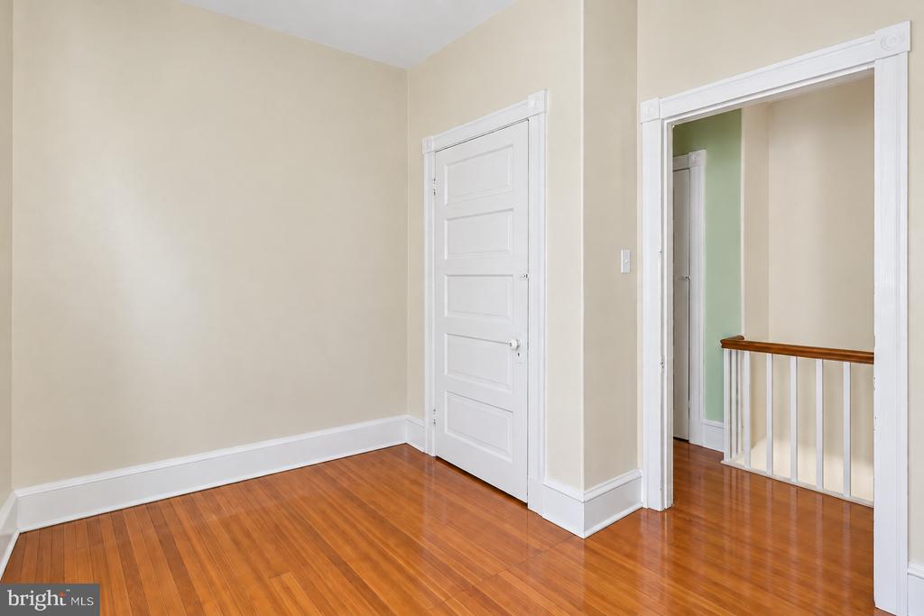 154 W SALAIGNAC STREET