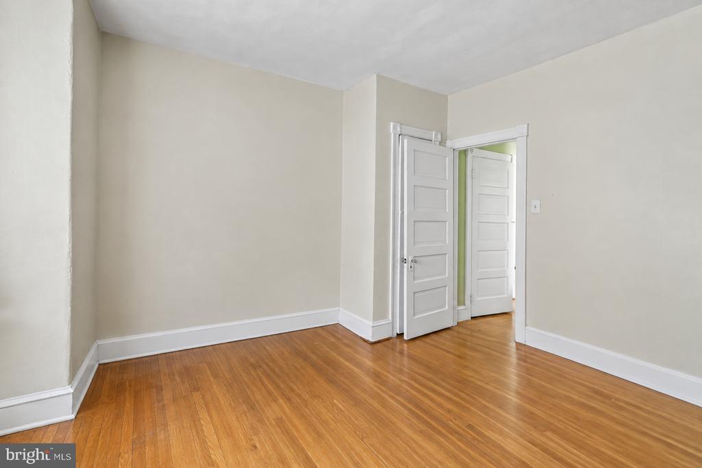 154 W SALAIGNAC STREET