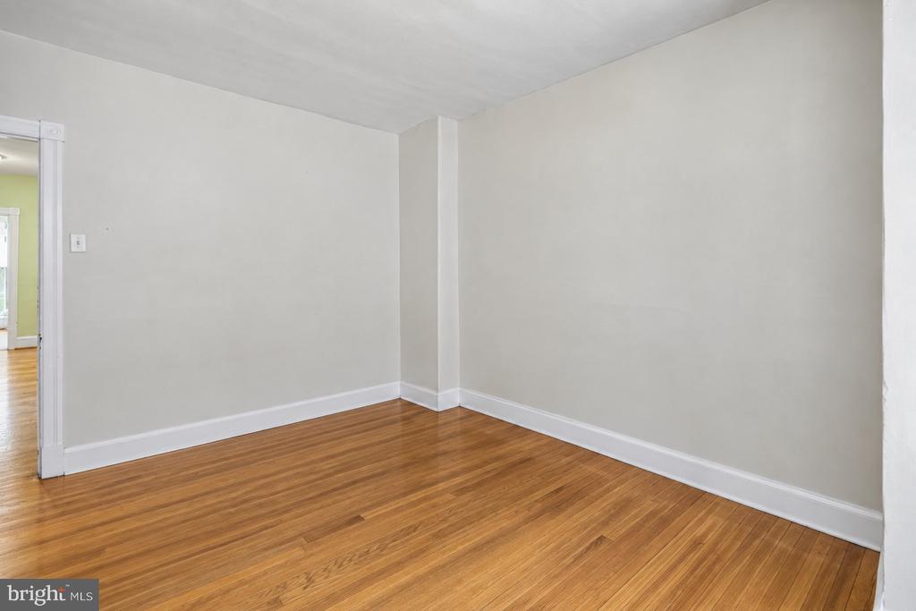 154 W SALAIGNAC STREET