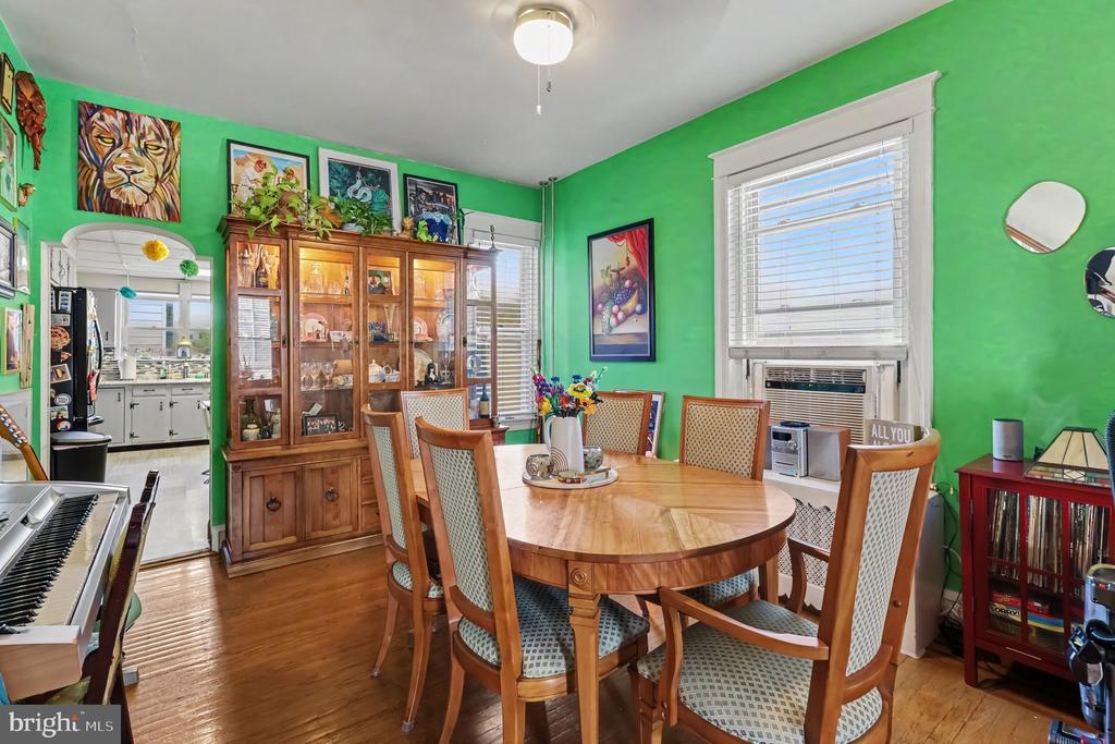 154 W SALAIGNAC STREET