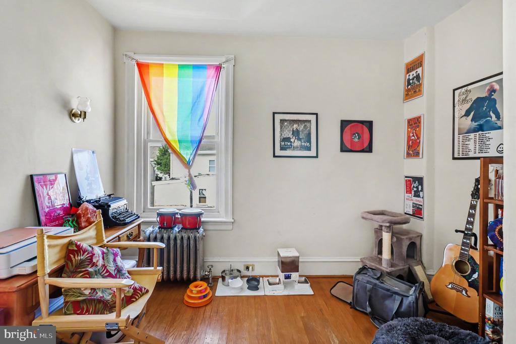 154 W SALAIGNAC STREET