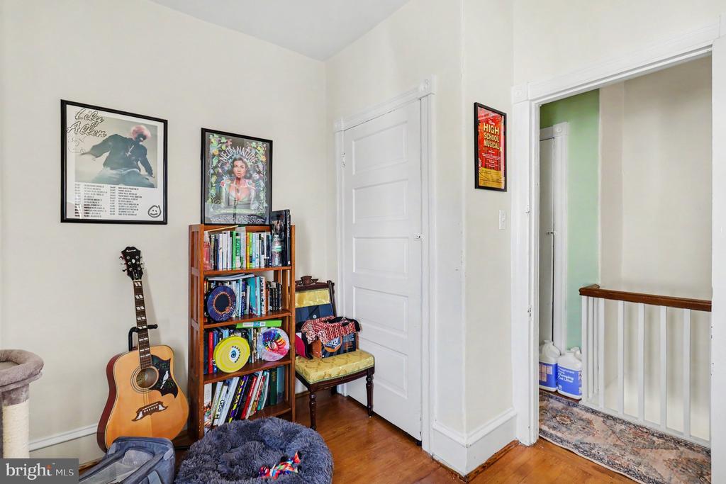 154 W SALAIGNAC STREET